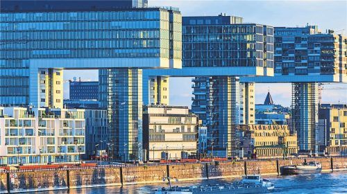 In Köln am Rhein gibt es zahlreiche Luxuswohnungen. Foto IMAGO / CHROMORANGE