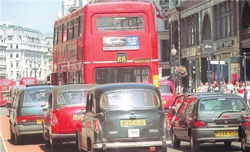 Kein Vorankommen: Viele große Städte – wie hier London – ersticken im immer weiter zunehmenden Autoverkehr. Foto imago