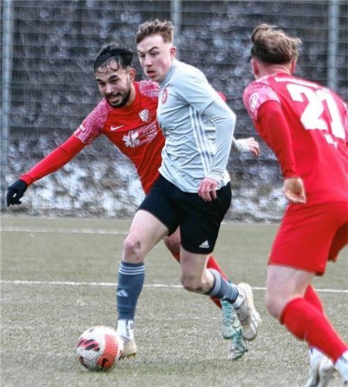 Liam Markulin erzielte in Heimstetten den einzigen Rosenheimer Treffer.Foto Wolfgang Fehrmann