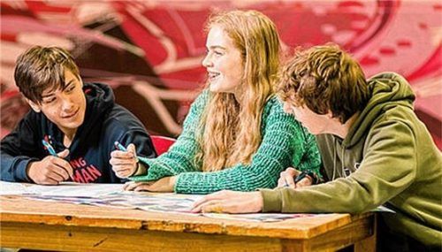 Mit der U18-Wahl sollen junge Menschen an die Politik herangeführt werden. Auch in der Region gibt es Wahllokale. Foto RE