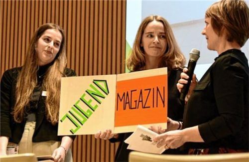 Rebecca Schodrowski, Anne Blume und Margarete Steinmüller von der Kommunalen Jugendarbeit (von links).

Foto Landratsamt Rosenheim