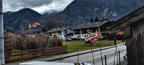 Rettungshubschrauber mitten in Grassau: Für einen 22-Jährigen kam jede Hilfe zu spät.