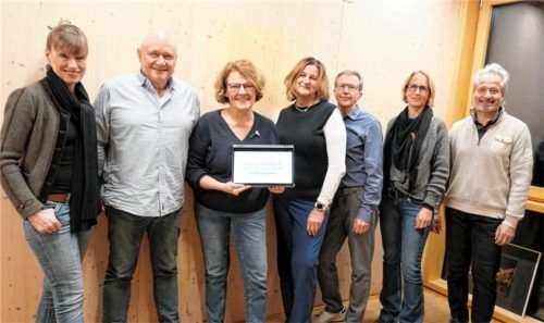 Sie sind das Rückgrat des Vereins: (von links) Andrea Harig, Werner Schelken, Christine Baumgartner, Lisa Steingraber, Josef Wissinger, Claudia Hettenkofer, Gunther Wabner. Foto merk