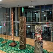 Elf Künstler bringen Licht ins Rathaus