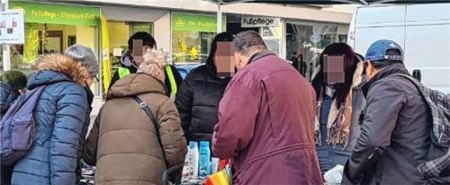 Um Obdachlose und Bedürftige zu unterstützen – vor allem im Winter –, gibt es in Rosenheim am heutigen Samstag eine Hilfsaktion des OVB, wie sie es bereits in anderen Städten gab.Foto re