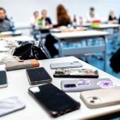 Schule führt strengere Handyregeln ein