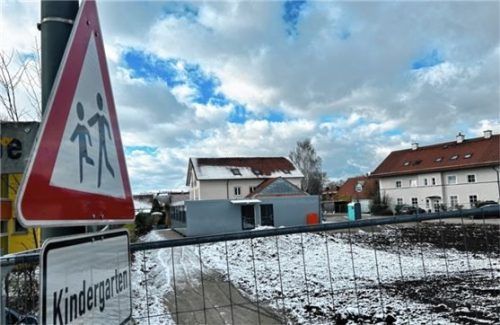 Zur Erweiterung des Kindergartens werden für drei bis vier Jahre Module als Provisorium dienen. Foto Esser