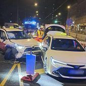 Taxi kracht gegen Taxi