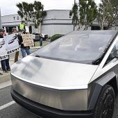 Elon Musk bringt Tesla auf Crash-Kurs