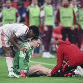 Beim Jubeln verletzt