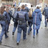 Anmarsch zur Rasier-Razzia