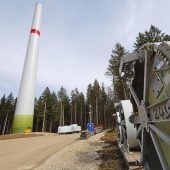 Im Hofoldinger Forst wächst ein Windrad