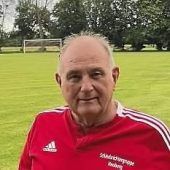 Mit Polizeischutz aus der Kabine