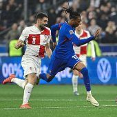 Olise auf Überholspur