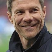 Bayer redet vom Titel