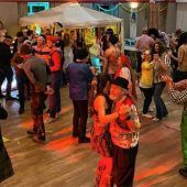 Volle Tanzfläche am Lumpenball der Innviertler Trachtler