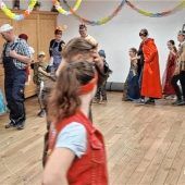 Lustiges Faschingstreiben bei den Trachtlerkindern