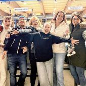 Über 300 Disco- und Schlittschuhbegeisterte auf dem Eis