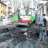 Aufräumarbeiten nach Brandnacht starten