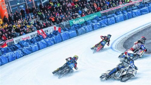 Am 15. und 16. März werden die Eisspeedway-Fahrer in Inzell wieder mit Höchstgeschwindigkeiten über das Eis rasen.Foto re