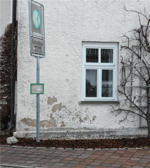 An einigen Stellen bröckelt der Putz von der Fassade der Grundschule Höhenrain. Fotos  Merk