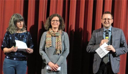 Bürgermeister Stephan Schlier eröffnete zusammen mit Dr. Tamara Danicic (links) und Melanie Liebheit das Dokumentarfilm-Festival. Foto Baumann