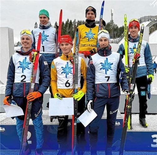 Das Podium nach dem Compact-Race mit Sieger Jakob Lange (oben Mitte) und dem fünftplatzierten Jonathan Gräbert (vorne Mitte).Foto Instagram/FIS