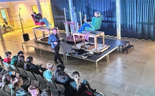 Das Theaterprojekt „Icebreaker“ traf bei Schülern, Eltern und Lehrern auf große Begeisterung. Foto re
