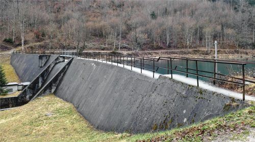 Das Wasser aus dem Stausee am Mühlbach lieferte 2024 zwei Millionen Kilowattstunden elektrischen Strom. Foto Schubert
