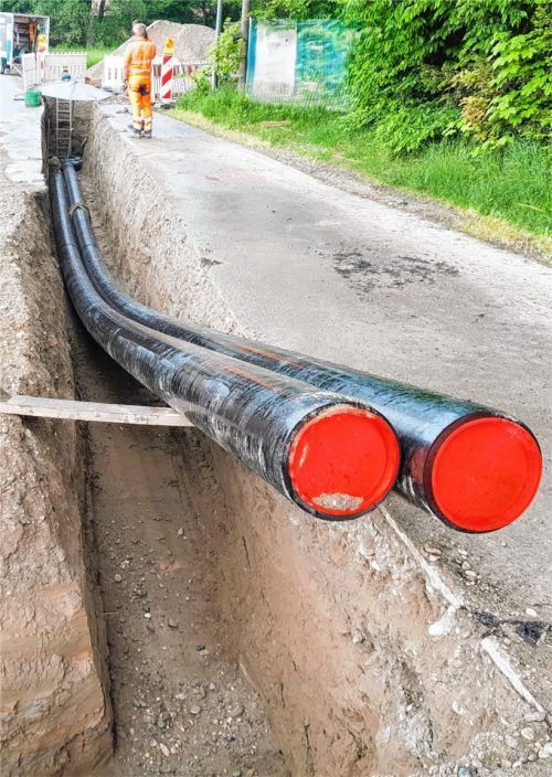 Der Bau der Abwasserleitung in Raubling zur Rosenheimer Kläranlage läuft auf vollen Touren. Diese Maßnahme soll noch im Jahr 2025 fertiggestellt werden. Foto Steffenhagen