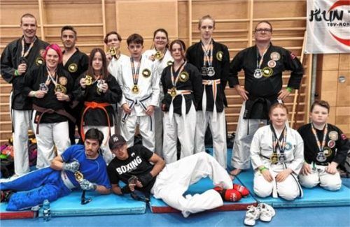 Die Brannenburger Kun-Tai-Ko-Mannschaft holte bei den bayerischen Meisterschaften mehrere Titel.Foto KTK Brannenburg