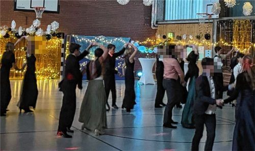Die Schüler der Realschule in Bad Aibling tanzten den Abend über fleißig durch. Foto re
