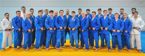 Die Zweitliga-Judokas der Judo-Kampfgemeinschaft Aibling-Grafing gehen mit breiter Brust in den ersten Kampf. Foto re