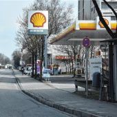 Knapp am Feuer-Inferno vorbei: Rosenheimer flippt an Tankstelle aus