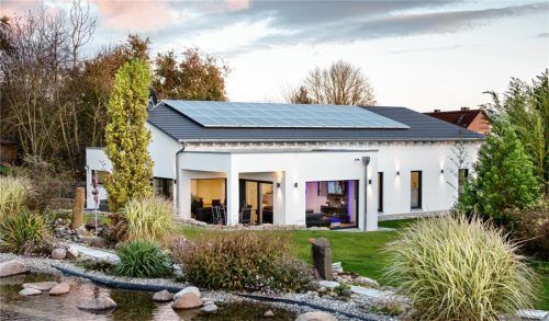 Ein eingeschossiger Bungalow ermöglicht barrierefreies Wohnen. Foto BDF/FischerHaus