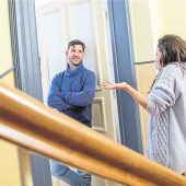 Friedlich Tür an Tür