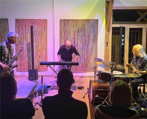 Entziehen sich mit ihrer Musik allen Etiketten: (von links) Michael Jaeger, Vincent Membrez und Gerry Hemingway.Foto kirchner