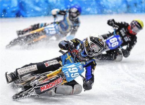 Er führt die Gesamtwertung an: Martin Haarahiltunen, hier vor Aki Ala-Riihimäki (66) und Filip Jäger.Foto Hans Weitz