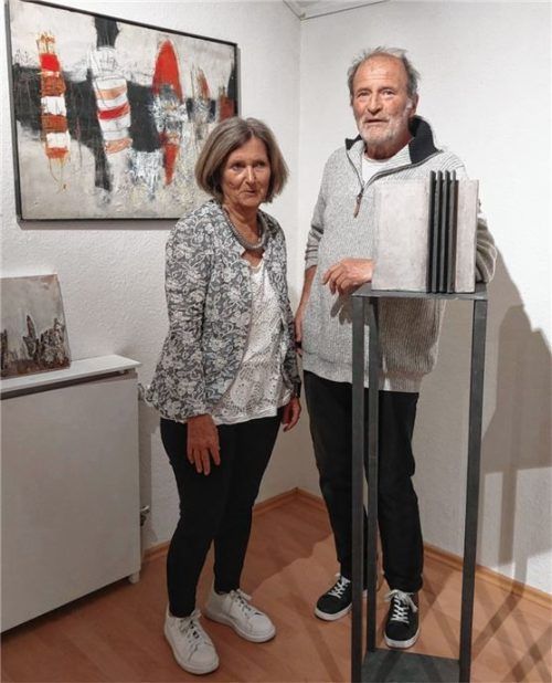 Experimentierfreudig: Isabella und Ewald Waldheim inmitten ihrer Werke.Foto riedl