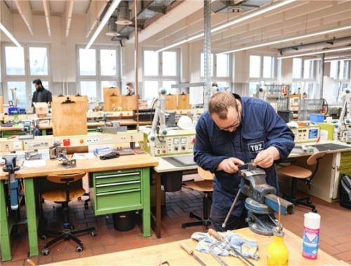 Gehört in der Region zu den beliebtesten Ausbildungsberufen: der Industriemechaniker. Foto dpa
