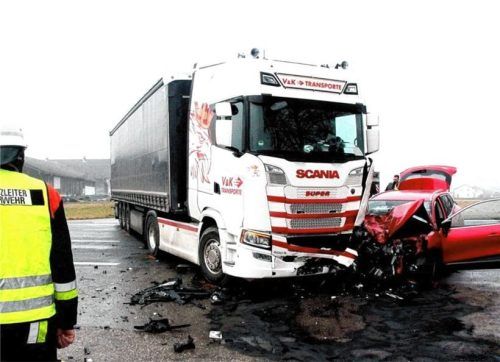 Im vergangenen Jahr gab es im Gebiet des Polizeipräsidiums Oberbayern Süd 80 Verkehrstote. „Erschreckend“, findet das Vizepräsident Michael Siefener. Foto jre
