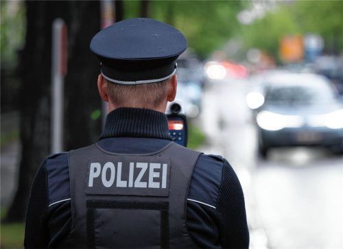 Im Verkehrsausschuss wurde darüber diskutiert, ob in der Innenstadt mehr geblitzt oder gelasert werden sollte. Foto dpa