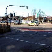 Lkw erfasst Radlerin und ihre Kinder