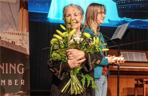 Joan Randall, die Tochter einer Überlebenden des Untergangs, ist extra nach Rosenheim gereist.