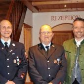 Ehrenzeichen und Beförderungen für herausragende Leistungen