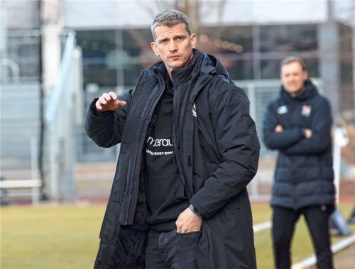 Muss an der Startelfschraube drehen: Wacker-Trainer Lars Bender.Foto Michael Buchholz