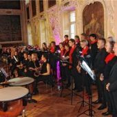 Frauen helfen Frauen mit herrlicher Musik