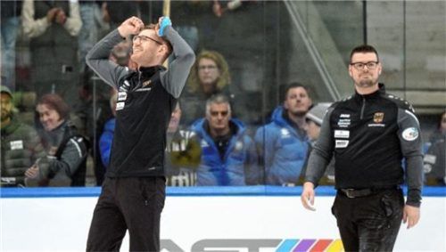 Stefan Zellermayer (links) ist neuer Eisstock-Weltmeister der Zielspezialisten.Foto Kamhuber