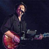 Eine warme, dunkle Stimme ist verstummt