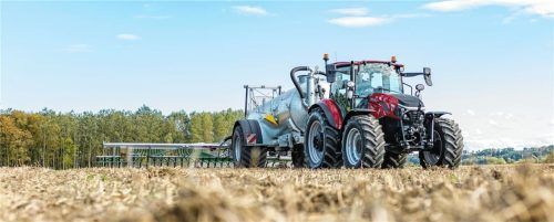 Verbesserte Effizienz, auch auf komplexen Feldlayouts: die Farmall C-Modelle können mit einer optionalen werkseitiginstallierten Telematik ausgestattet werden.